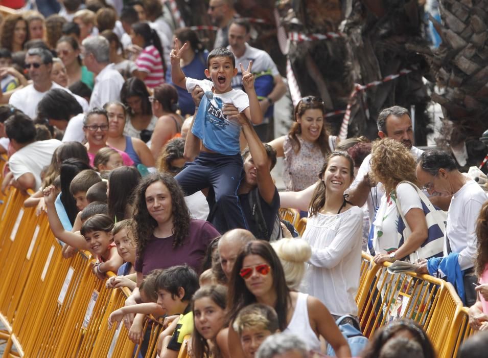 Diversión en el tobogán de Colón