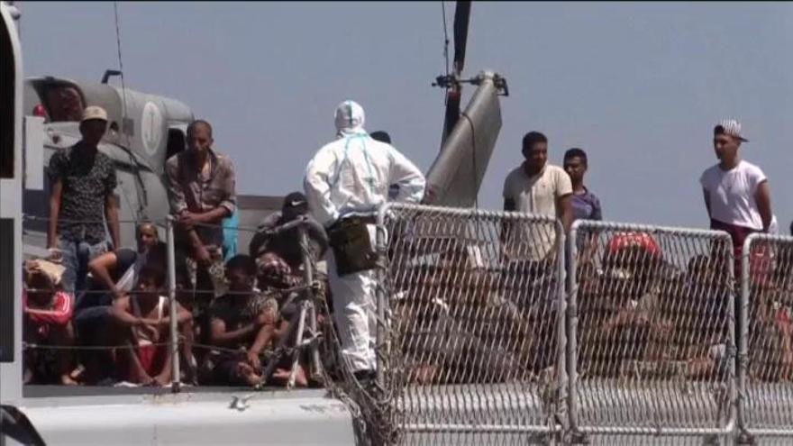 Rescatan a 470 inmigrantes en pateras que navegaban a la deriva en el Mediterráneo