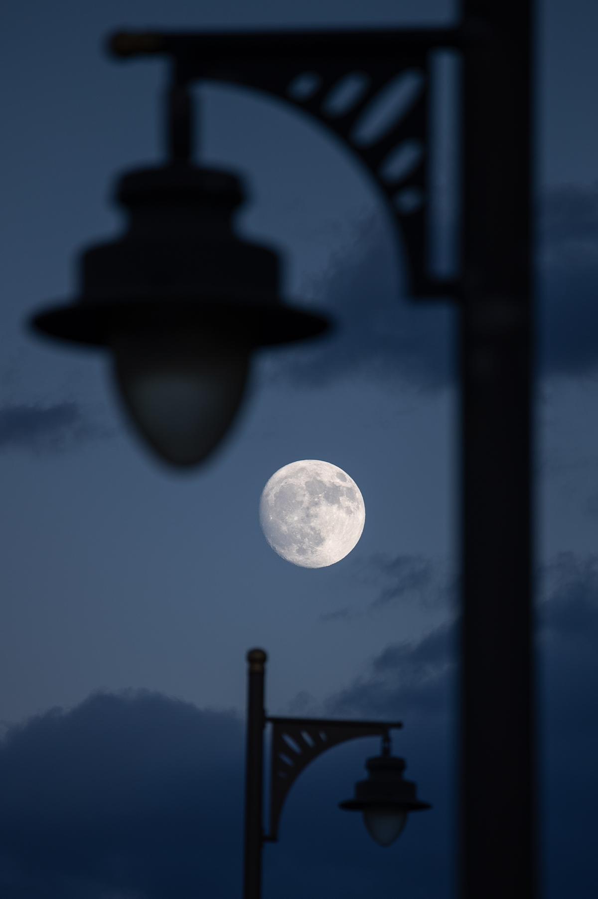 Vista de la Superluna de Ciervo desde Logroño (La Rioja)