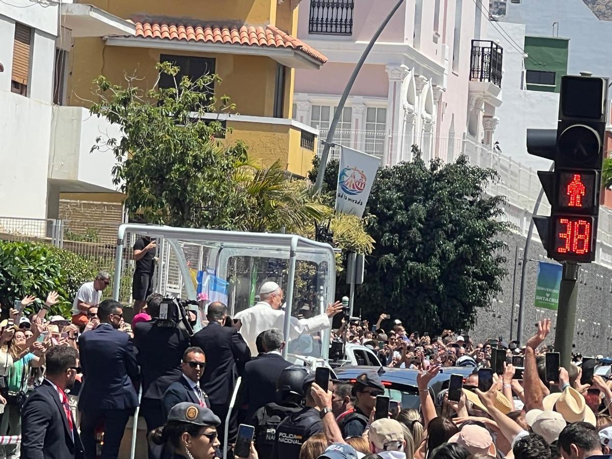 El papa León XIV visita La Salle y la calle Méndez Núñez El papa León XIV visita La Salle y la calle Méndez Núñez