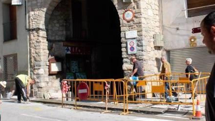 Punt on s&#039;estan efectuant les obres, a la carretera de Berga