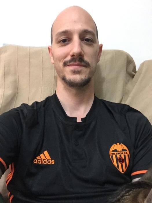 La afición del Valencia se vuelca con la iniciativa #AmuntMésQueMai