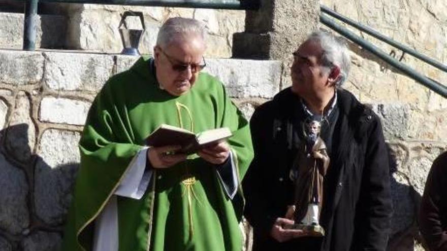 El nuevo párroco de Es Capdellà no se presenta a las Beneïdes entre críticas vecinales