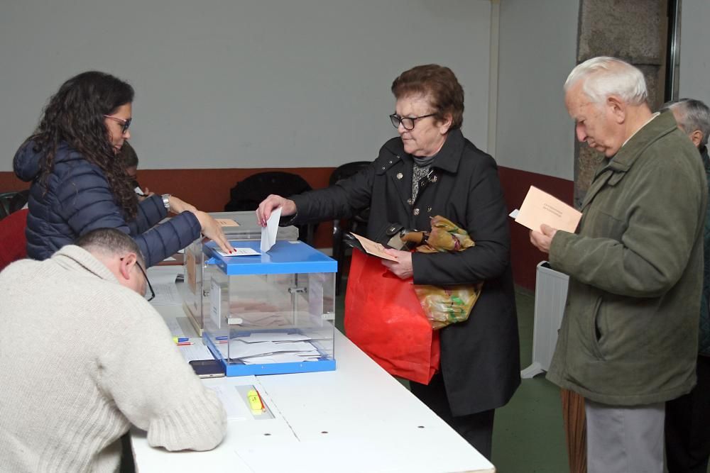 Las imágenes de la jornada electoral del 10N en Galicia.