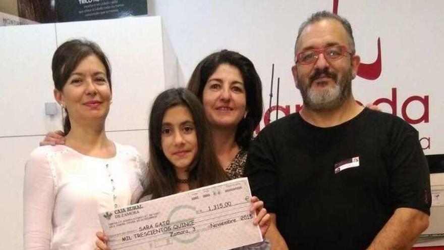 1.315 euros en el desfile solidario para Sara Gato