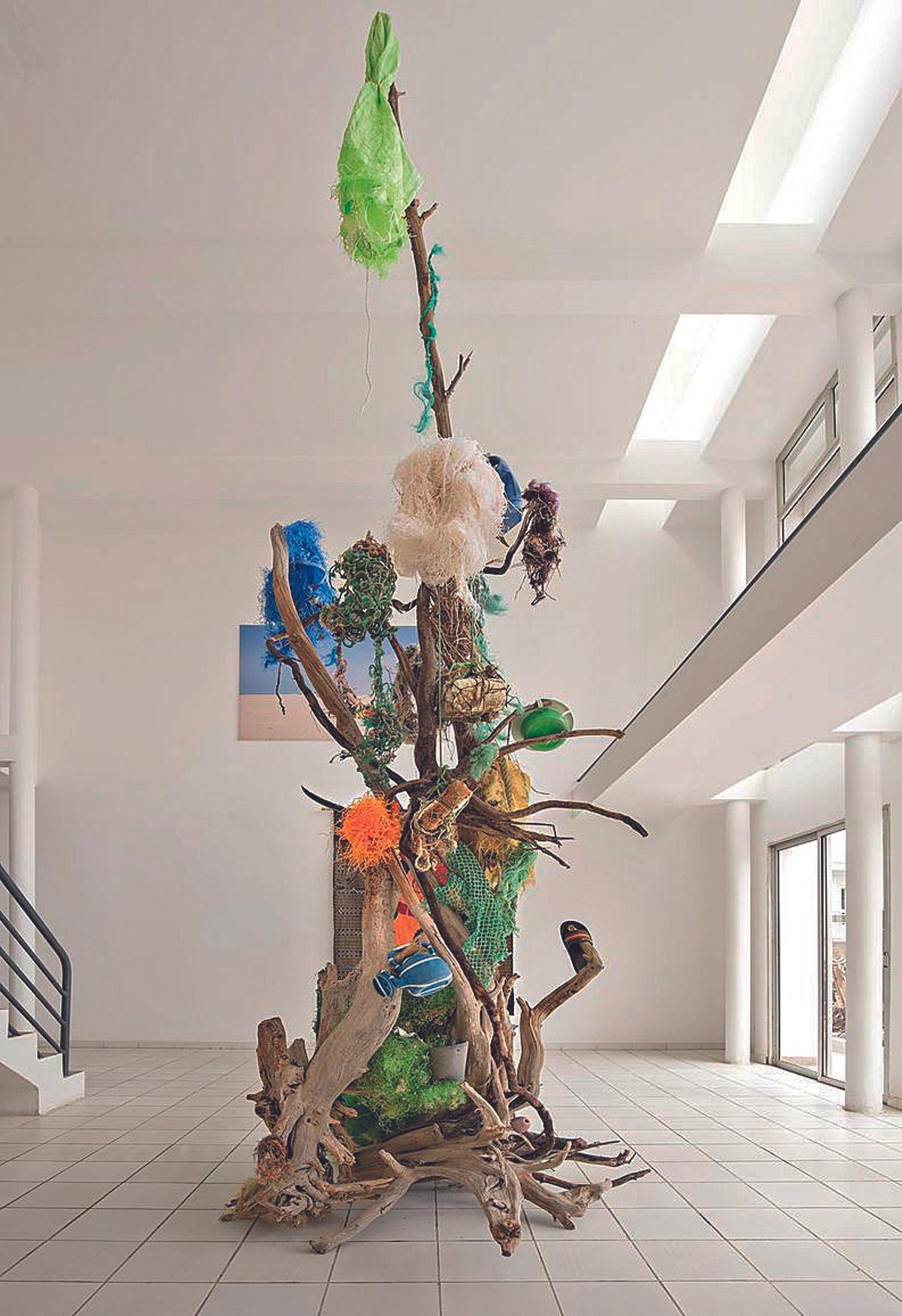 Una de las estructuras de Paula Anta inspiradas en las playas de Senegal.