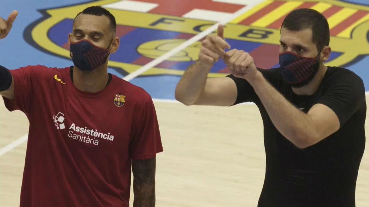 El Barça, con la mascarilla protectora del club, sigue cogiendo el ritmo