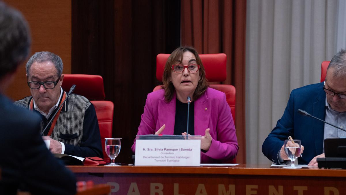La consellera de Territori, Sílvia Paneque, comparece en el Parlament para dar explicaciones sobre Rodalies.