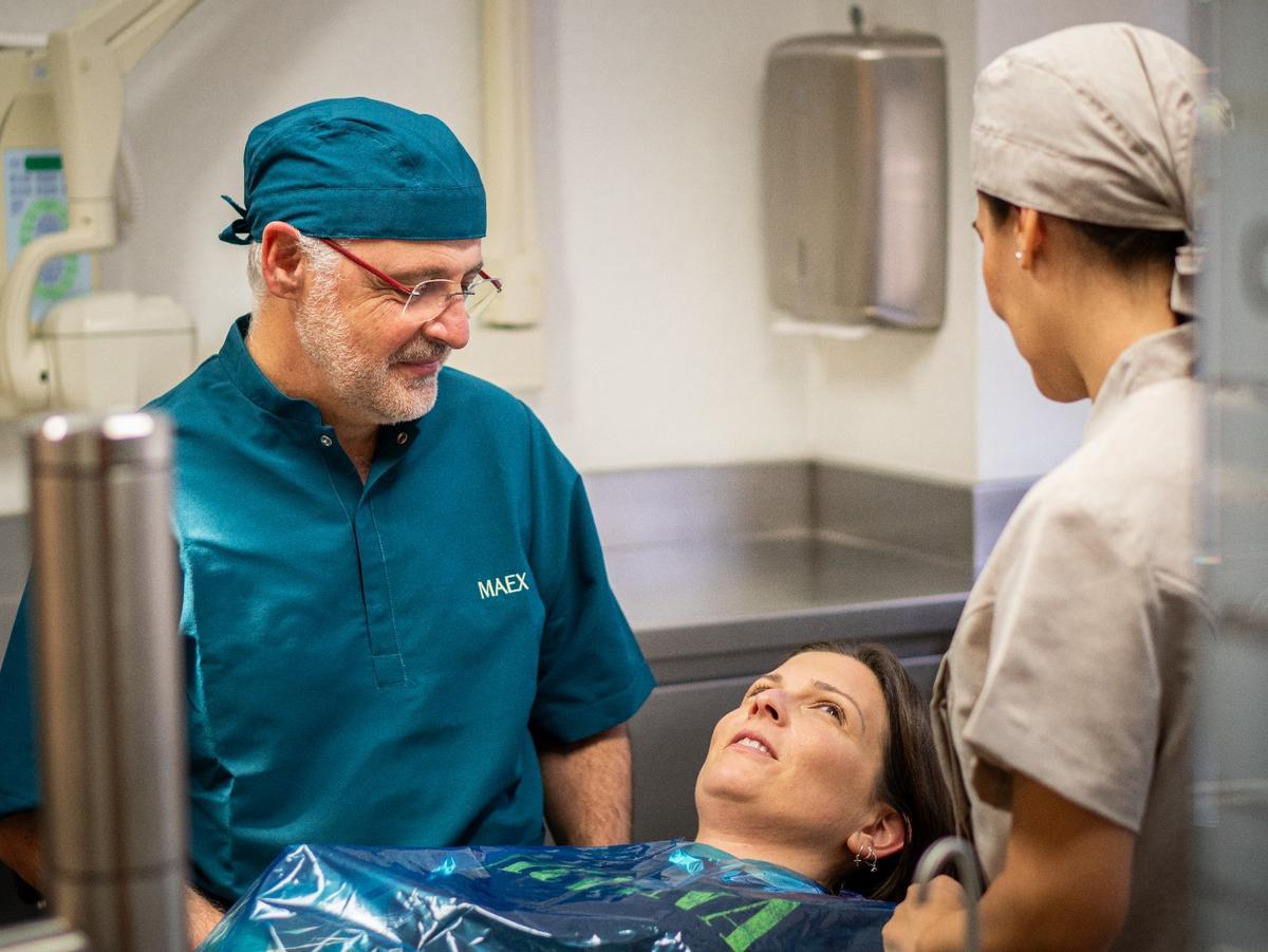 Su servicio garantiza la colocación de implantes dentales ante cualquier dificultad anatómica o falta de hueso.