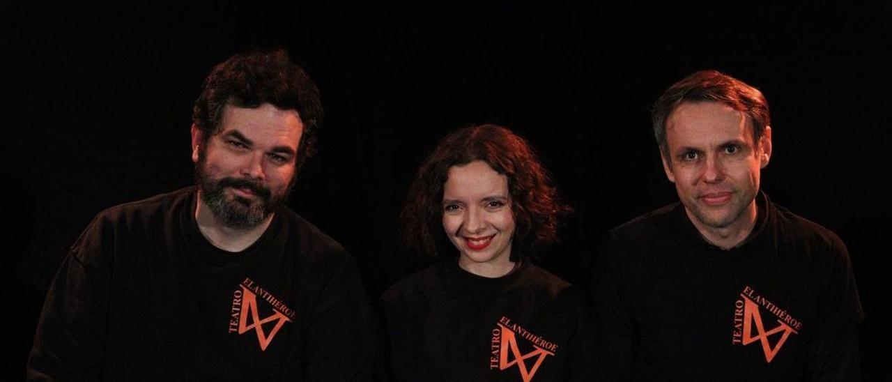 Víctor Asís, Aída Prieto y Neftalí Díaz, de El Antihéroe Teatro.