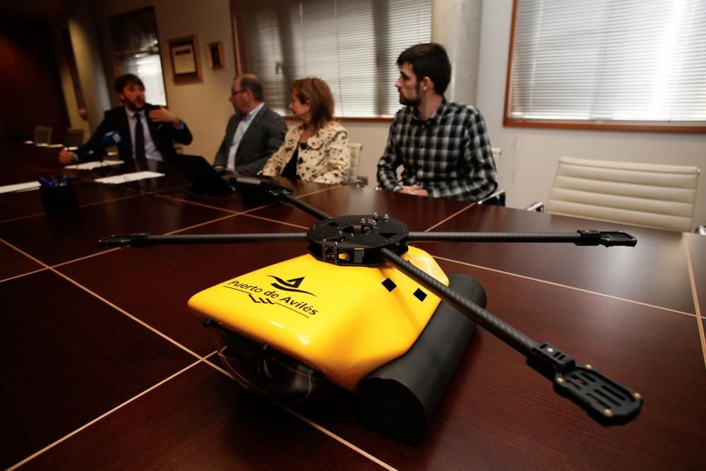 El Puerto de Avilés medirá sus mercancías mediante imágenes tomadas por un dron