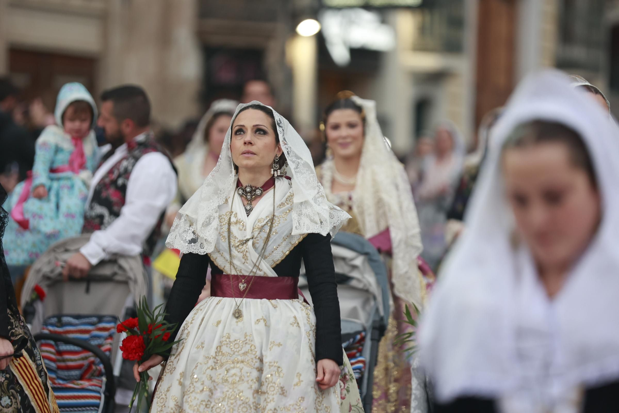 Búscate en el segundo día de ofrenda por la calle Quart (entre las 18:00 a las 19:00 horas)