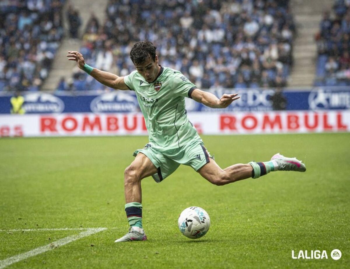 Manu Sánchez durante el encuentro ante el Real Oviedo