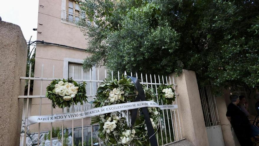 Homenaje a José Ballesta en su casa natal de Cabezo de Torres al paso de la Fuensanta