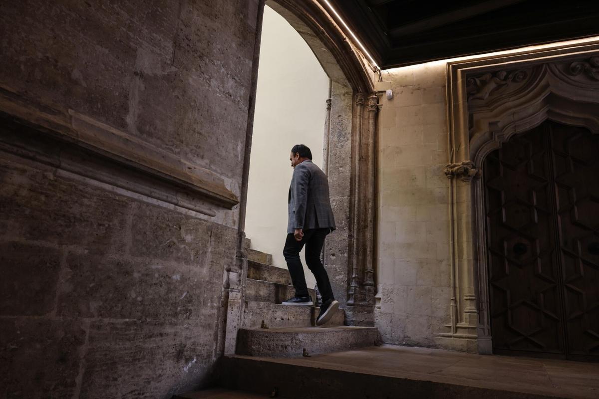 El president de la Generalitat, Juanfran Pérez Llorca, a su salida de una rueda de prensa, a 3 de diciembre de 2025, en Valencia, Comunidad Valenciana (España). El president dará a conocer los cambios en el Consell un día después de haber tomado posesión este martes, 2 de febrero. 03 DICIEMBRE 2025 Rober Solsona / Europa Press 03/12/2025. JUAN FRANCISCO PÉREZ LLORCA;Rober Solsona;category_code_new