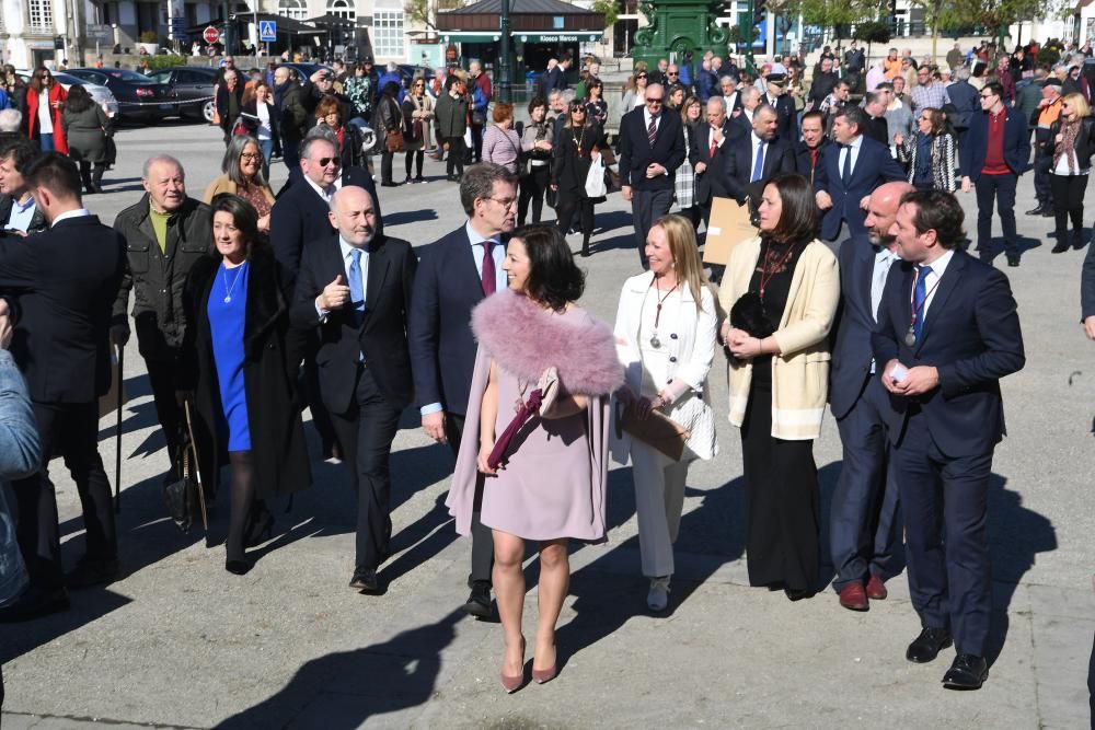 Al acto han asistido, entre otros, el presidente de la Xunta Alberto Núñez Feijóo, el delegado del Gobierno en Galicia, Javier Losada, y el presidente de la Diputación, Valentín González Formoso.