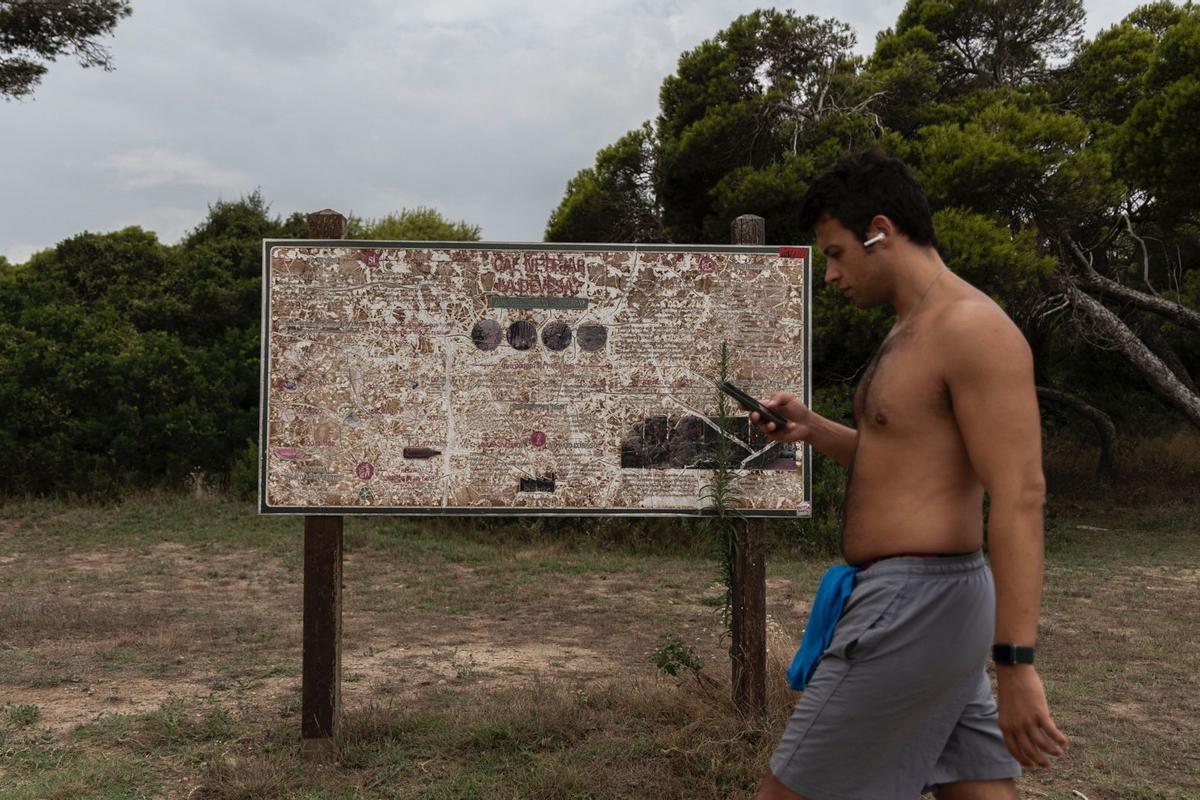 Estado de la cartelería del parque natural.
