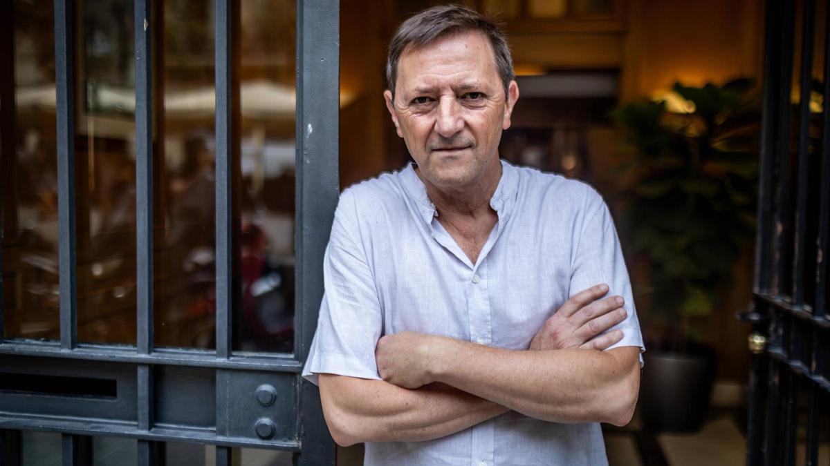 El escritor Ignacio Martínez de Pisón, autor de 'Ropa de casa'.