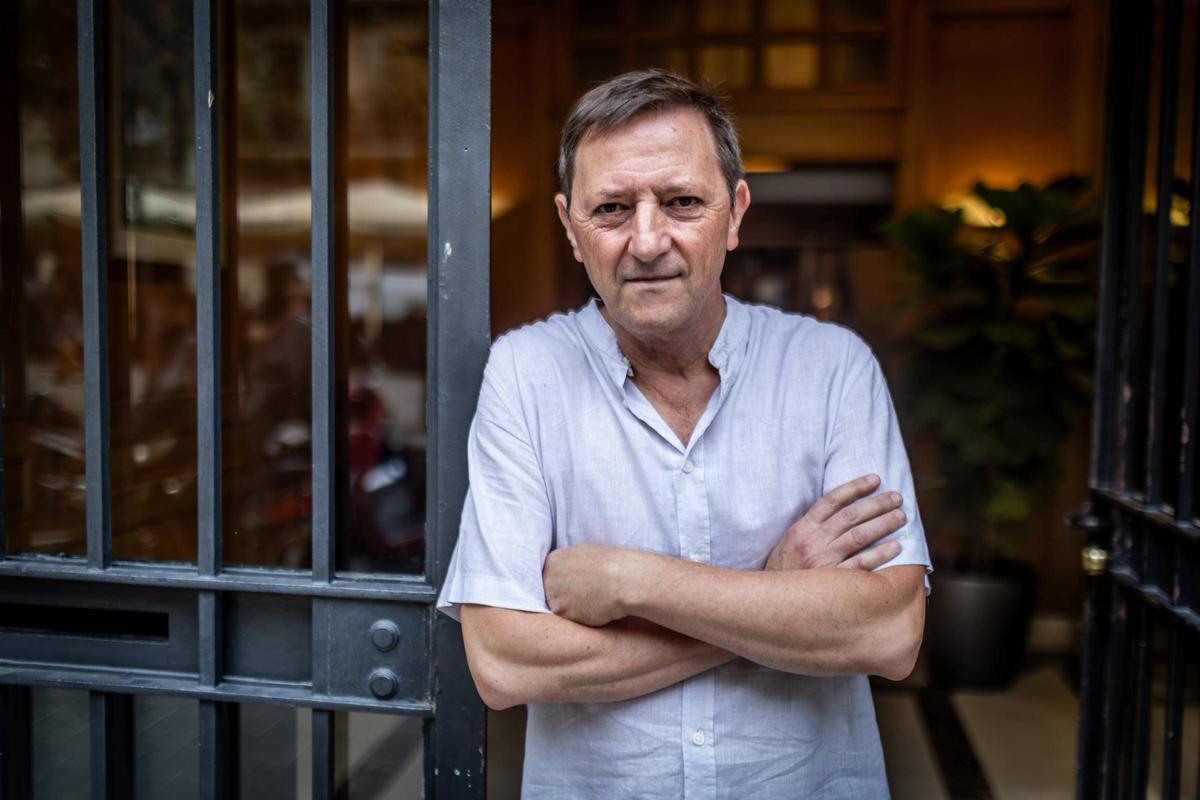 El escritor Ignacio Martínez de Pisón, autor de 'Ropa de casa'.