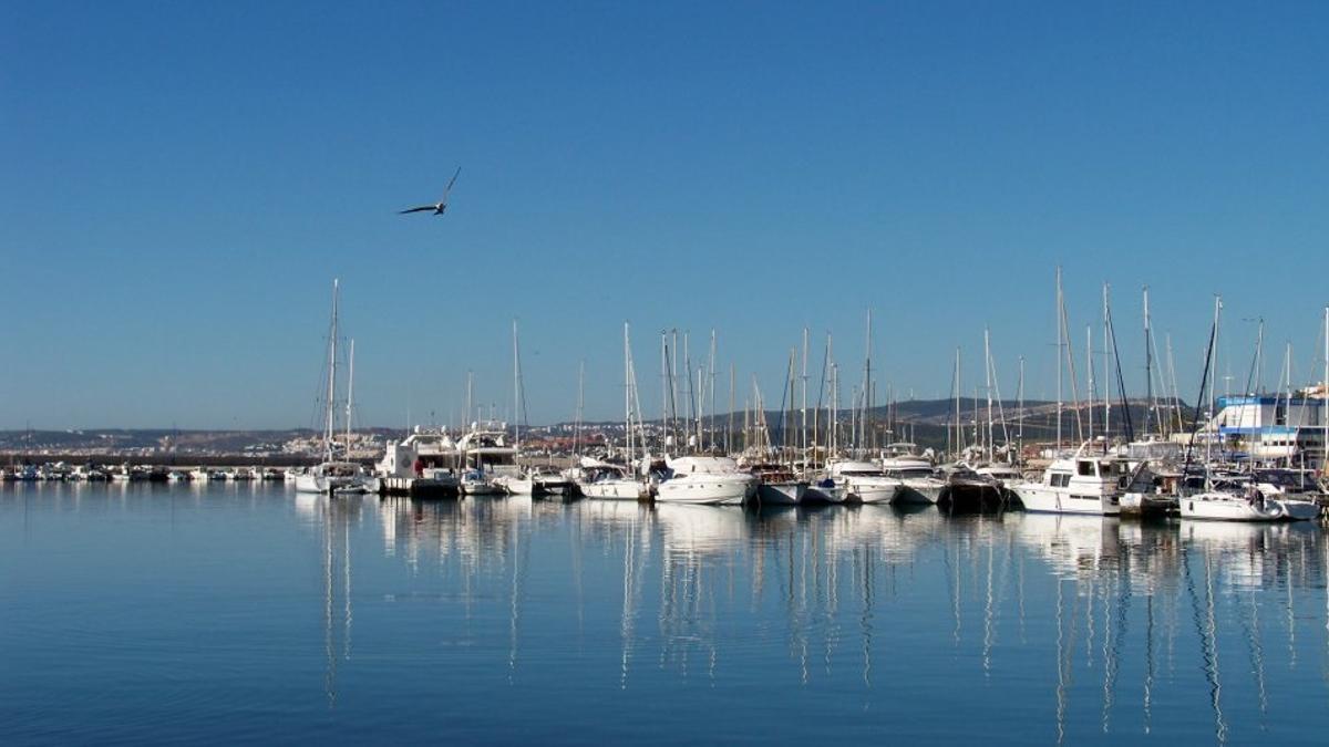 Vista del puerto de Estepona