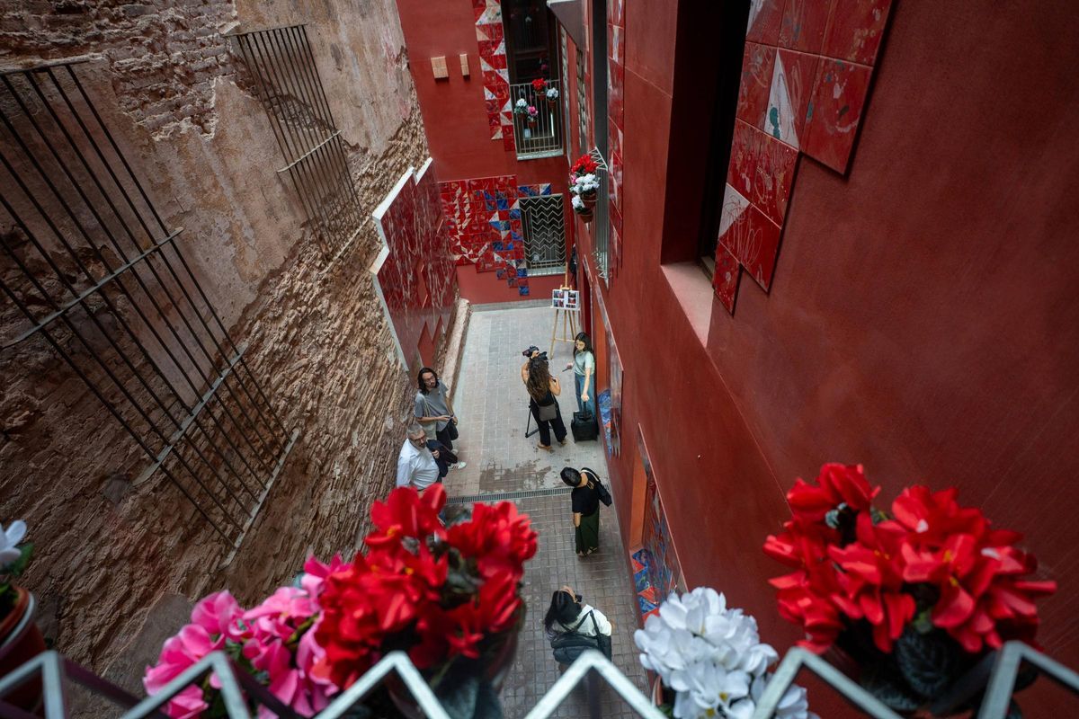 Así ha quedado una finca histórica del Raval rehabilitada como vivienda pública