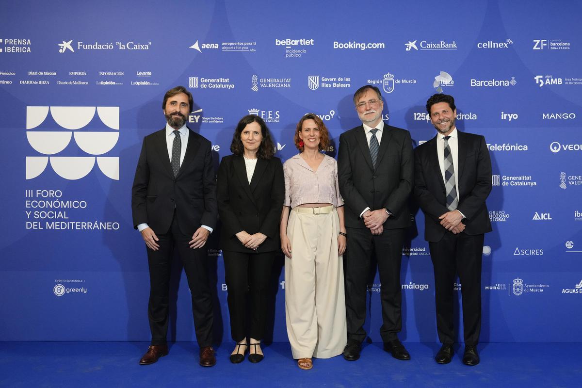 III Foro Económico y Social del Mediterráneo organizado por Prensa Ibérica. De izda a dcha: Ignacio Jiménez, director de Asuntos Públicos y Comunicación Corporativa de Cellnex; Gemma Martínez, directora de El Periódico; Mabel Mas, directora general de El Periódico; Alfonso Álvarez, CEO de Cellnex Telecom; Tomás Alonso, DIRCOM de Cellnex . Barcelona, 16 de junio de 2026. Fotografía de Ferran Nadeu III Foro Económico y Social del Mediterráneo organizado por Prensa Ibérica. De izda a dcha: Ignacio Jiménez, director de Asuntos Públicos y Comunicación Corporativa de Cellnex; Gemma Martínez, directora de El Periódico; Mabel Mas, directora general de El Periódico; Alfonso Álvarez, CEO de Cellnex Telecom; Tomás Alonso, DIRCOM de Cellnex . Barcelona, 16 de junio de 2026. Fotografía de Ferran Nadeu