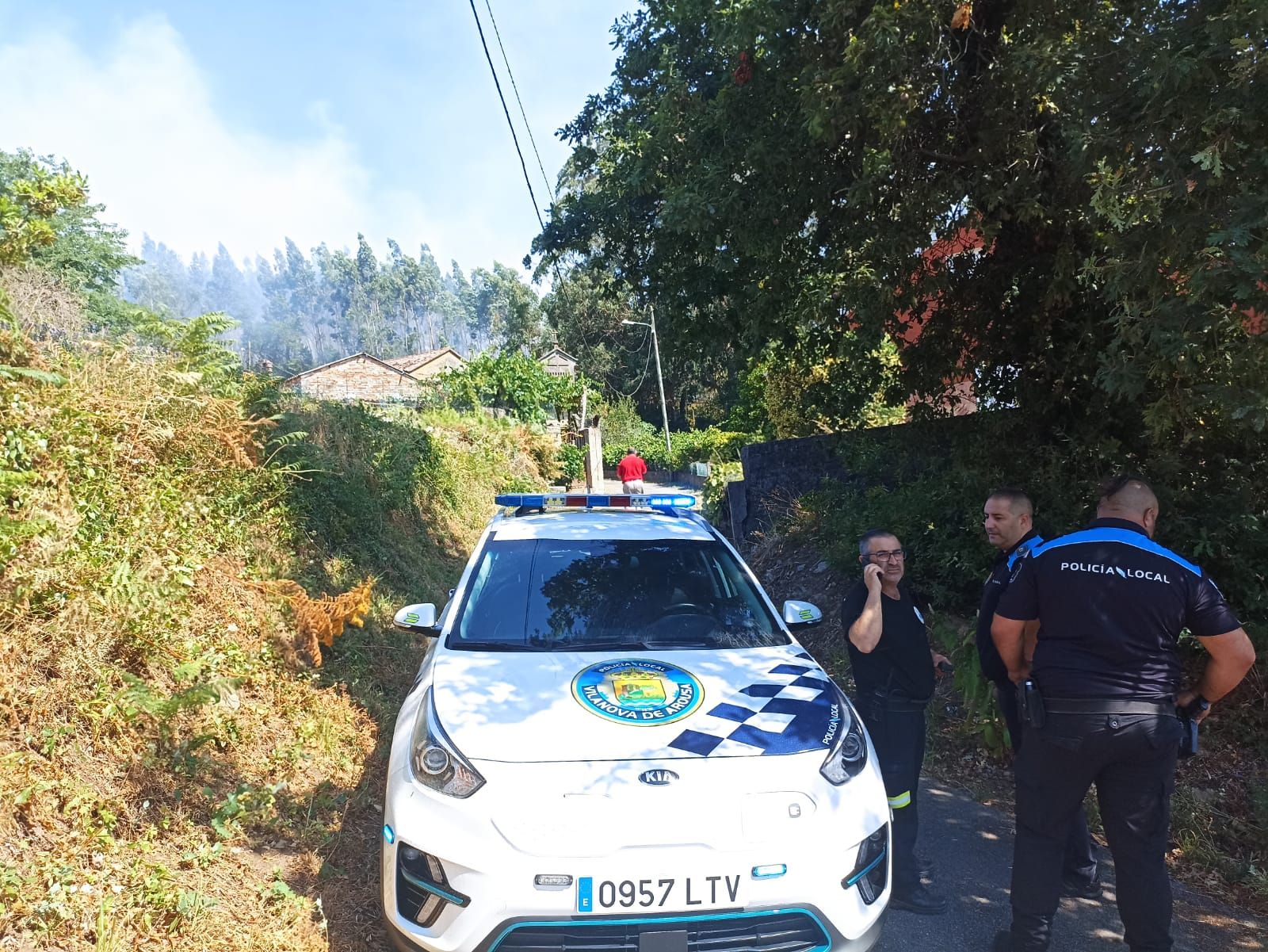 Jornada de humo y cenizas en Arousa con hasta cuatro focos activos