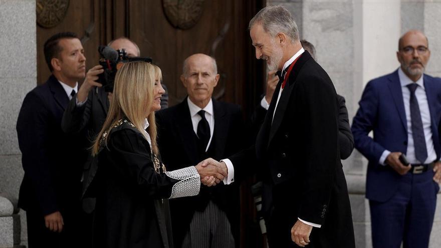 La presidentessa del Supremo difende i giudici dalla "disqualificazione pubblica" che subiscono