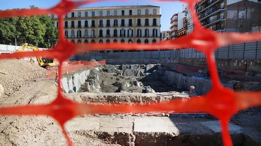 Solar de los antiguos cines Astoria y Victoria con los restos arqueológicos.