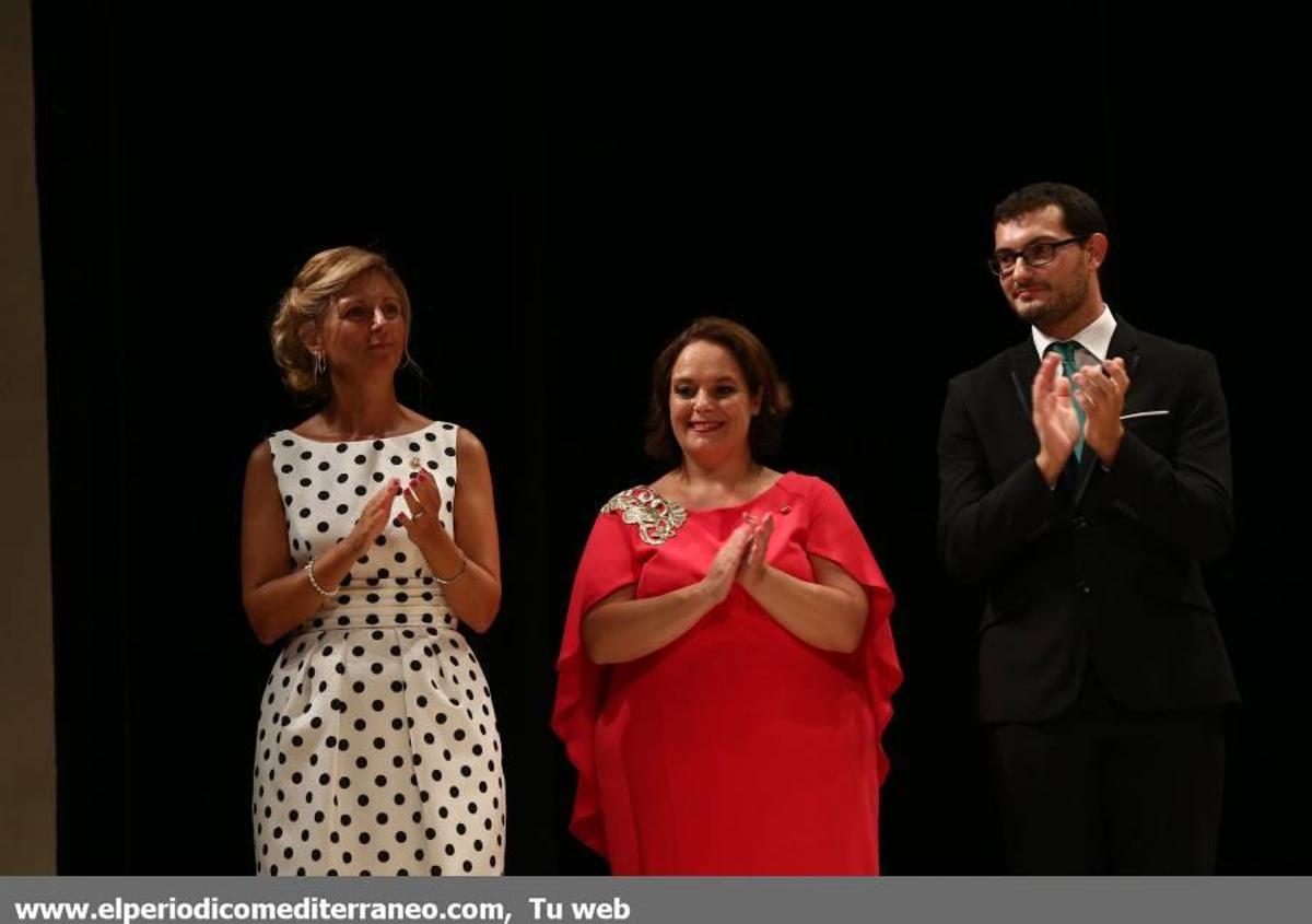 Imposición de bandas a la Reina Infantil