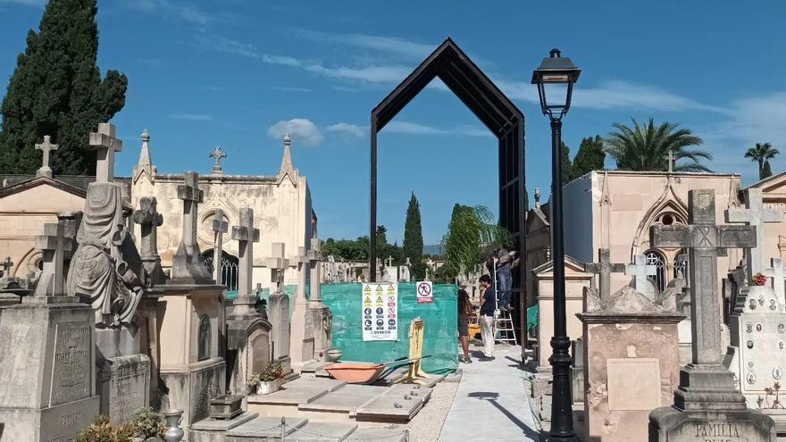 ARCA pide que se detenga la instalación de un arco de hierro de grandes dimensiones en el cementerio de Palma