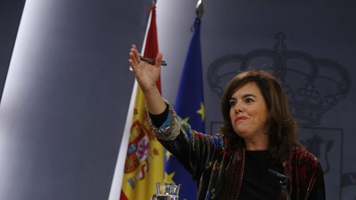 La vicepresidenta, Soraya Saénz de Santamaría, este viernes en la rueda de prensa posterior al Consejo de Ministros.