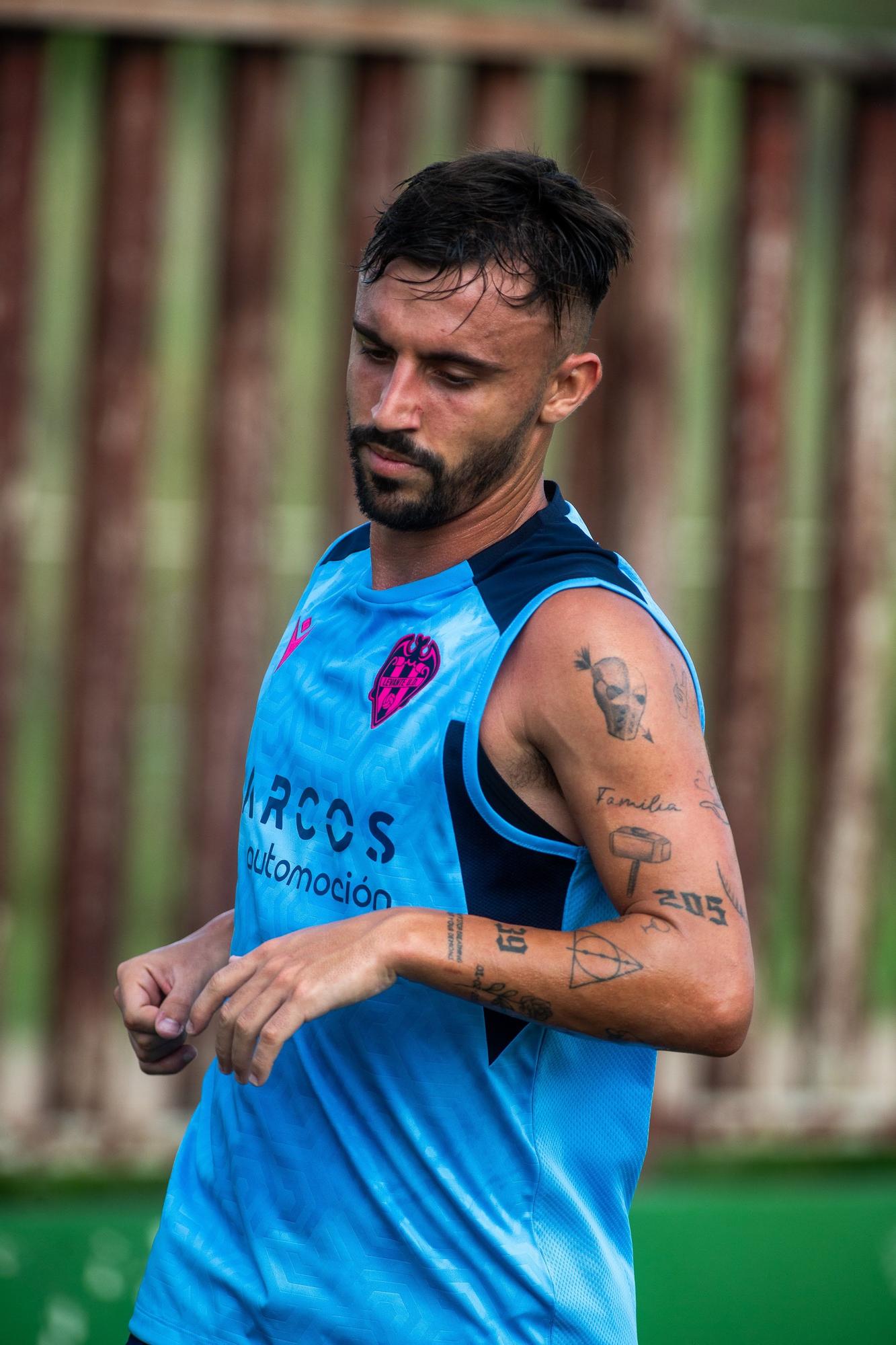 Así ha sido el primer entrenamiento del Levante 2023/24