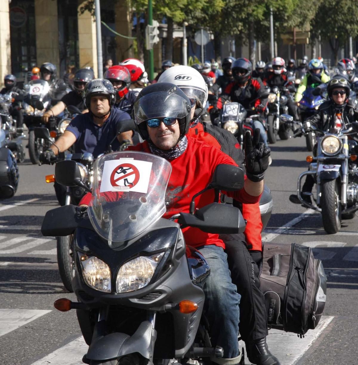 Concentración motera en Córdoba contra los guardarraíles sin protección
