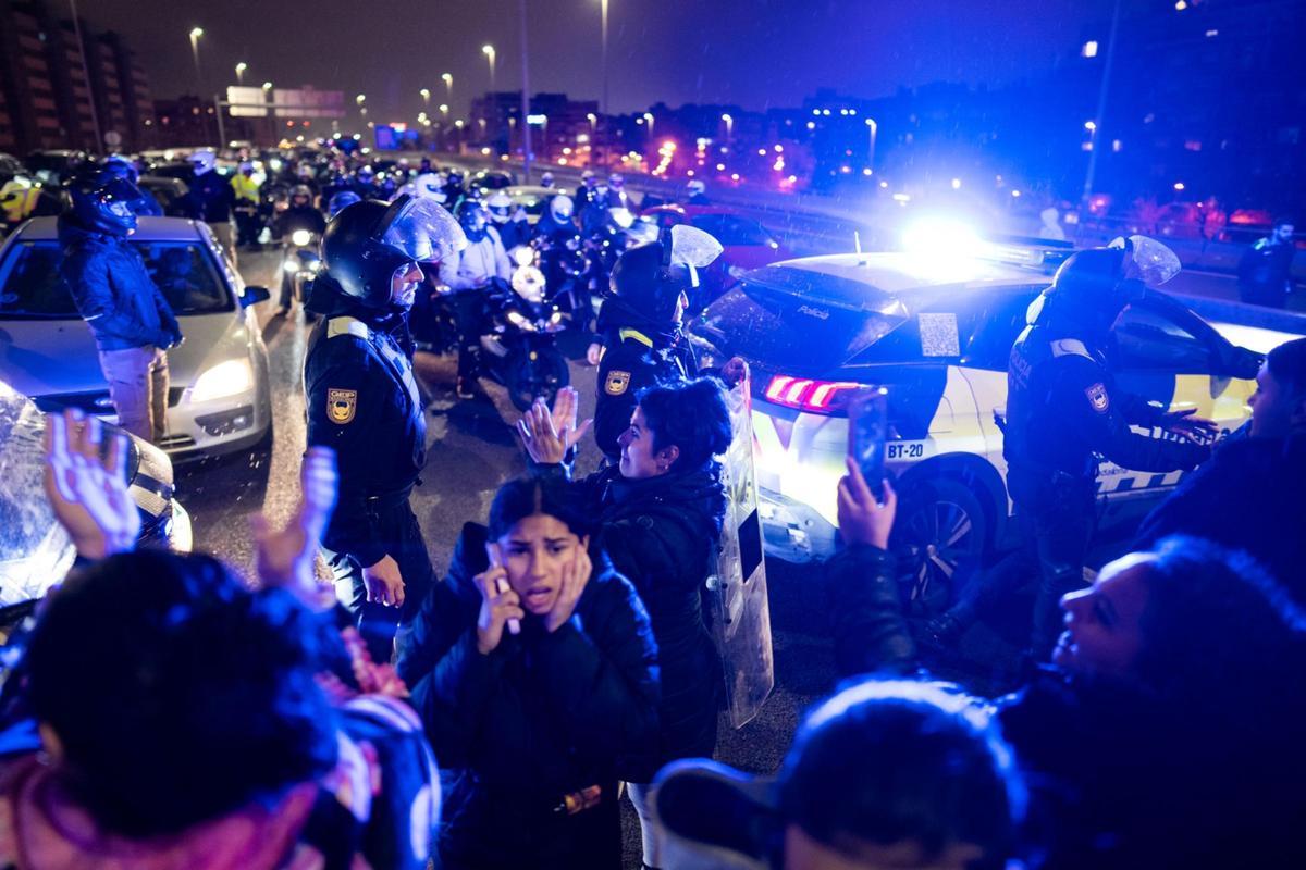 Manifestación en la C-31 por el desalojo de la B9 en Badalona