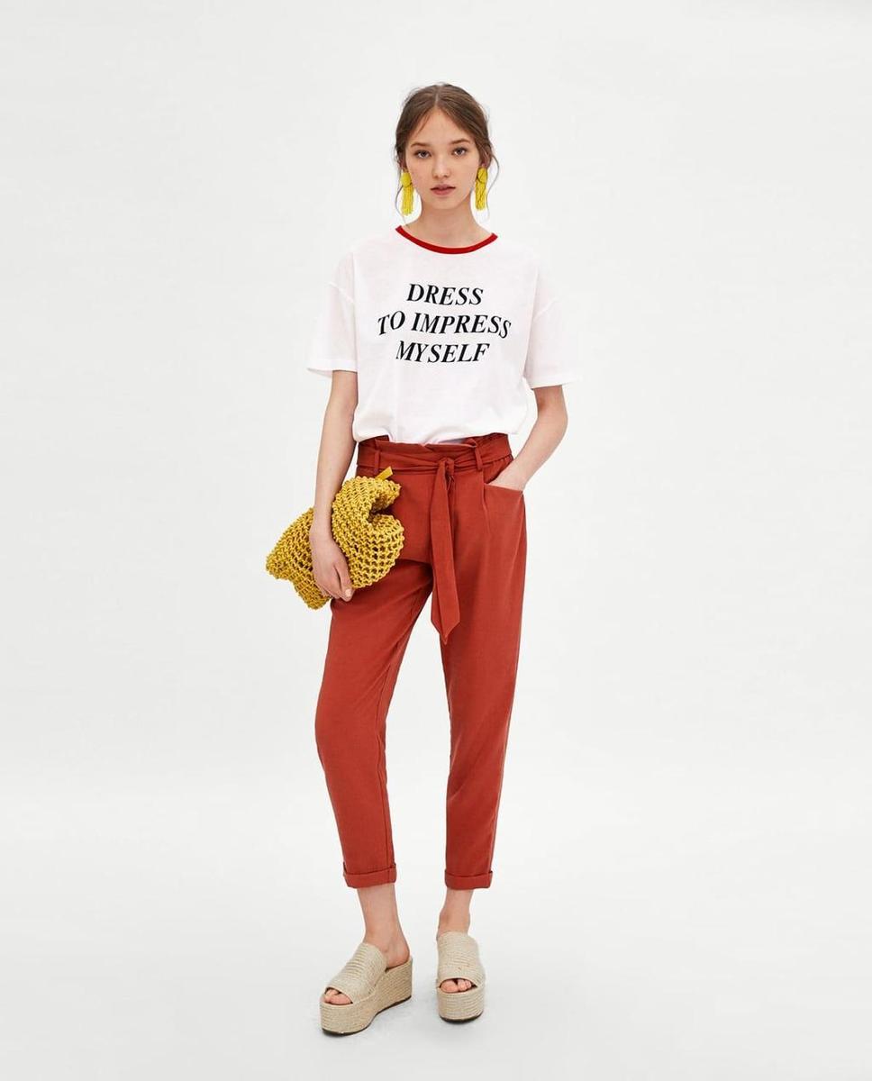 Camiseta 'DRESS TO IMPRESS MYSELF' de Zara