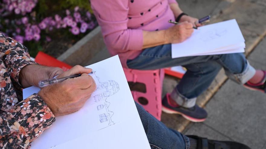 El arte de dibujar entre palmeras en Elche se consolida