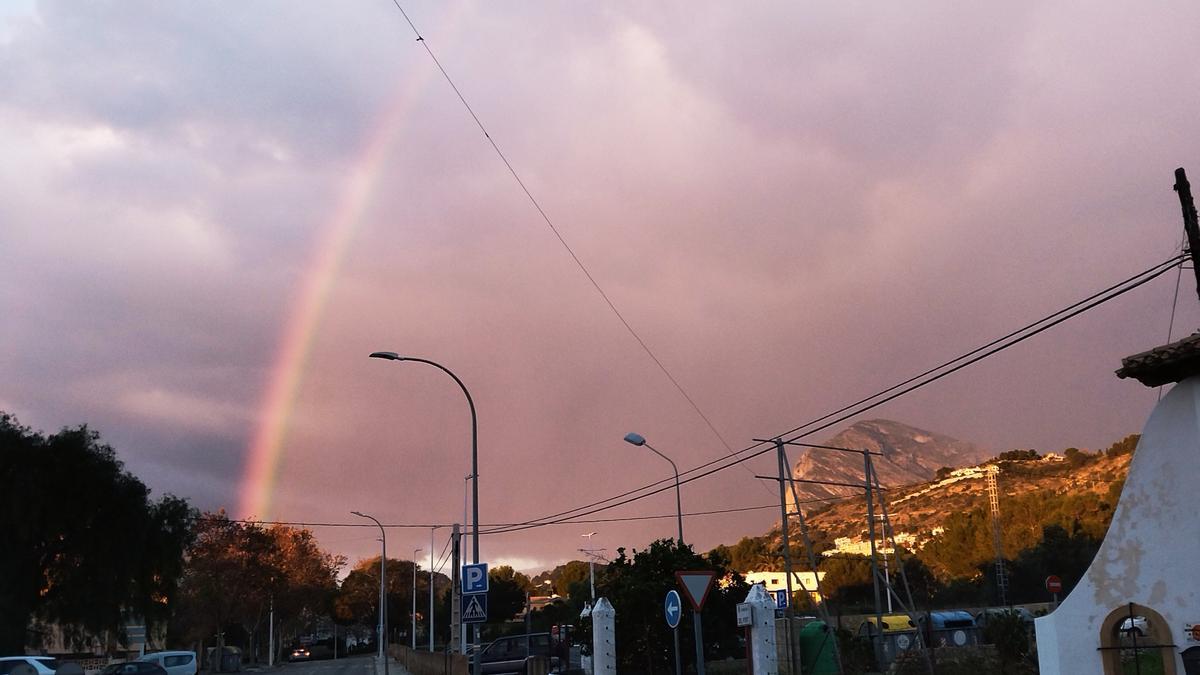 L&#039;arc de Sant Martí que s&#039;ha format en eixir el sol