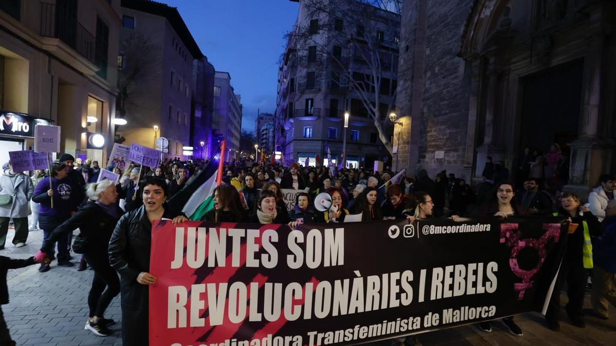 Laut ging es beim Protestzug der &quot;Coordinadora Feminista&quot; zu.