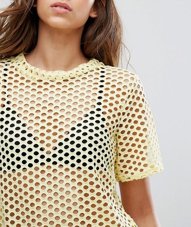 Camiseta 'Boyfriend' de rejilla en amarillo, de New Look