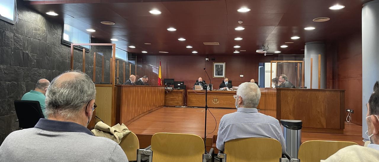 El exalcalde de Coria, este martes, en el inicio del juicio en el que comparece como acusado de delitos de prevaricación y malversación.