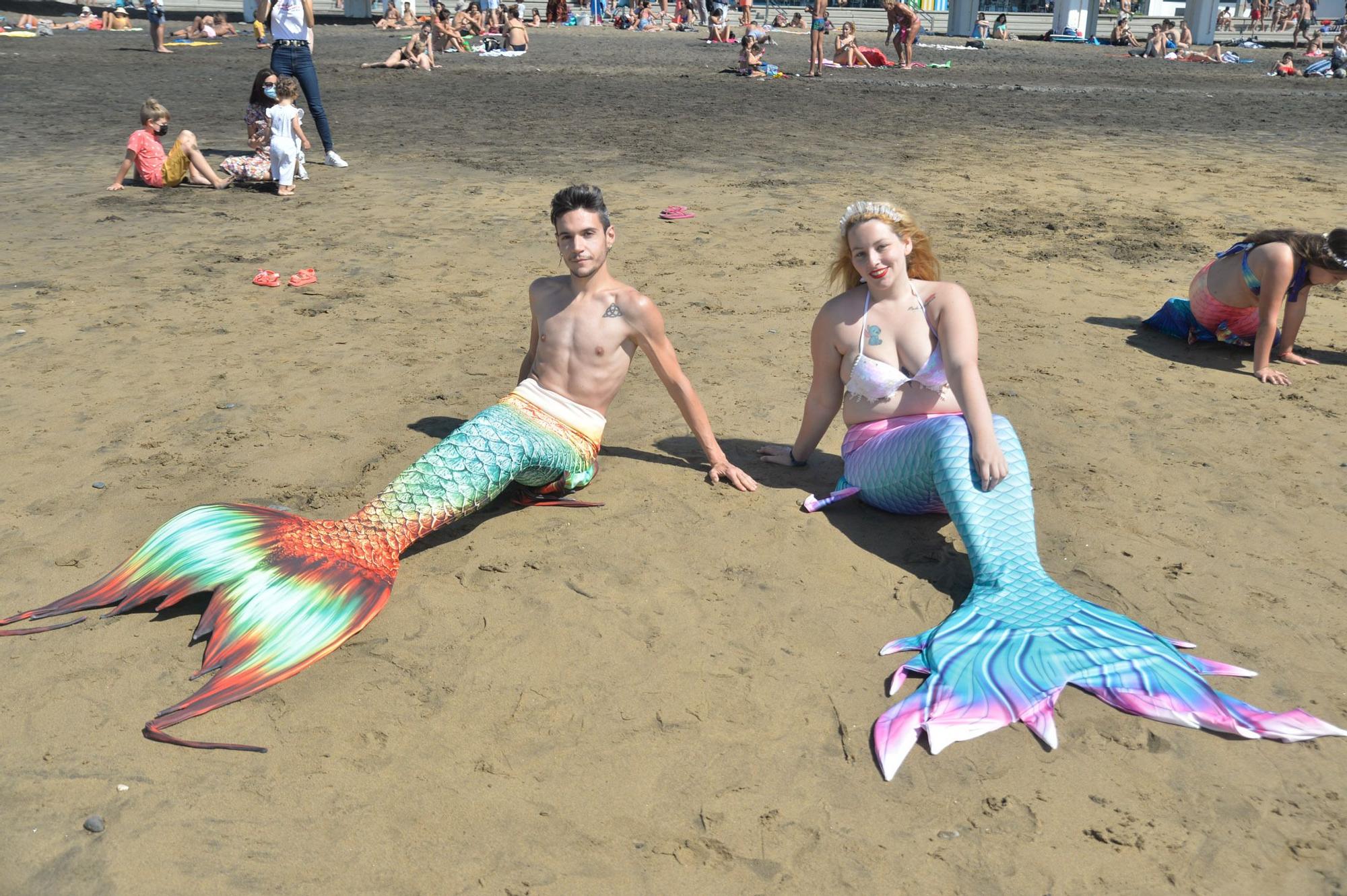 Actividades en la playa de Las Canteras de la primera escuela de sirenas y tritones de Gran Canaria (8/05/2021)