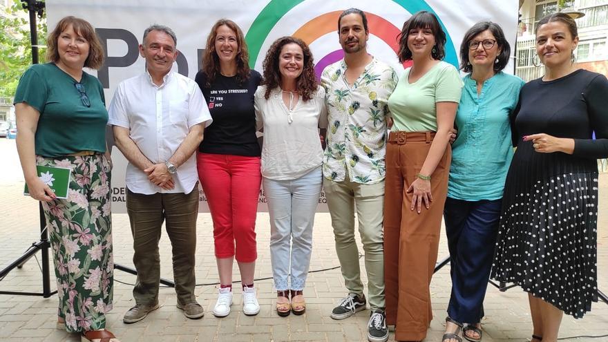 Representantes de la candidatura de Por Andalucía en la provincia de Málaga junto a la aspirante a la Presidencia de la Junta de Andalucía y número 1 por Málaga, Inmaculada Nieto, en el centro.