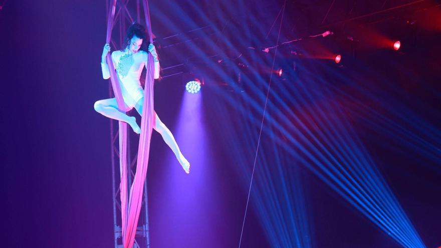 El Circo de Nadal hace su irrupción en Coia con días de retraso