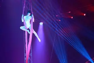 El Circo de Nadal hace su irrupción en Coia con días de retraso