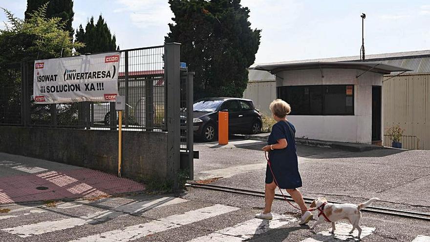 Imagen de archivo de la entrada a Isowat en Agrela. |   // VÍCTOR ECHAVE