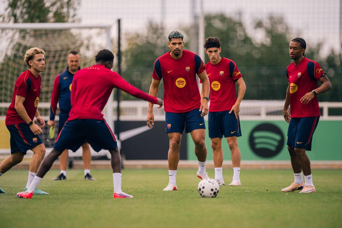 Bisiwu, en su primer rondo con los jugadores del primer equipo