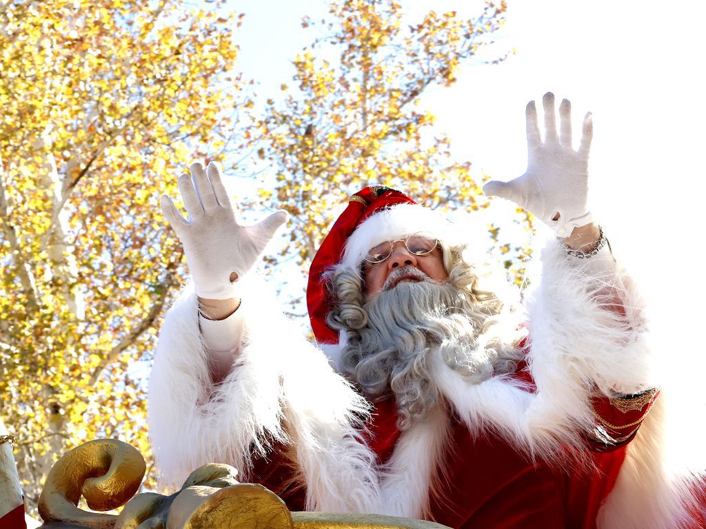 Desfile de Papá Noel en Murcia, en imágenes