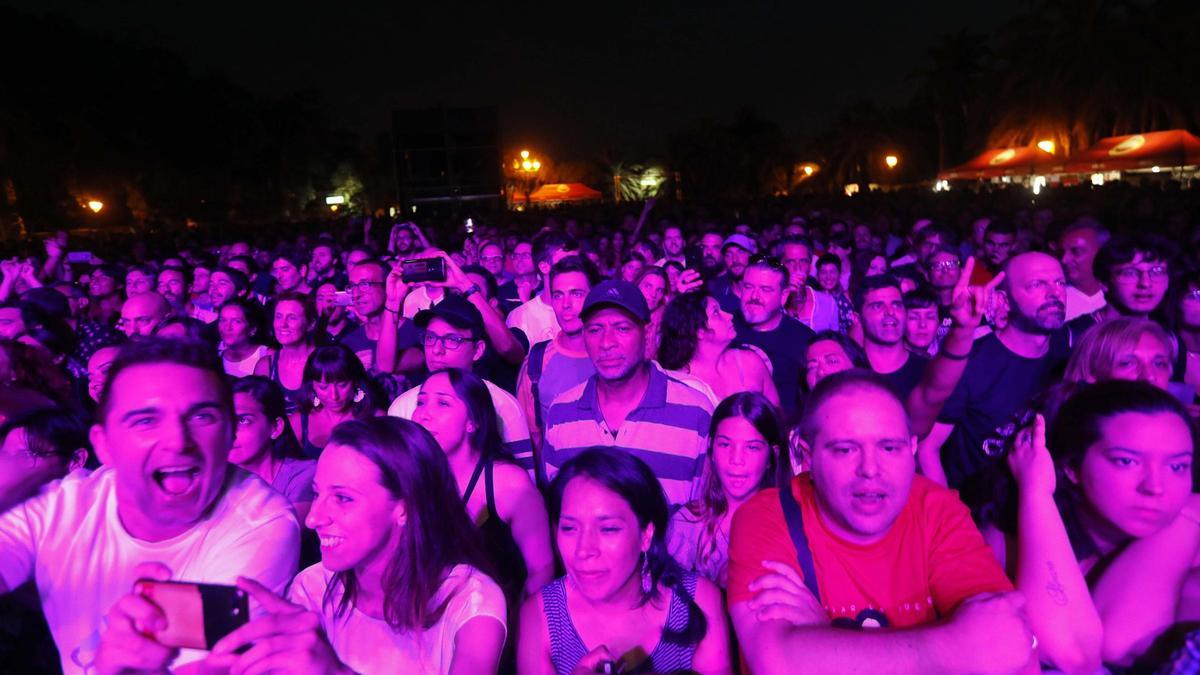 El público disfruta de los conciertos en Viveros, en una imagen de archivo.