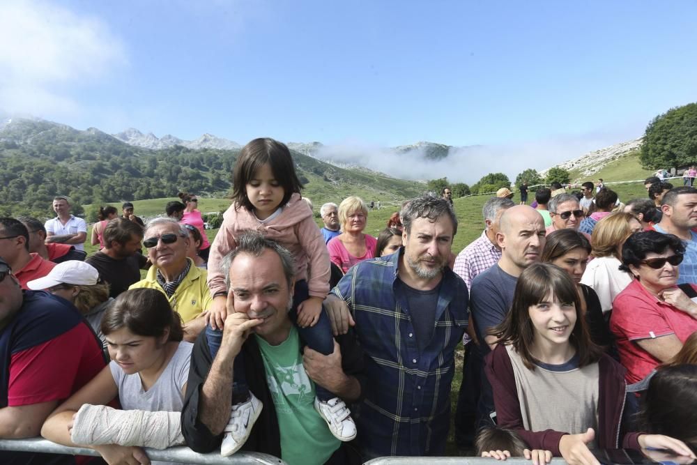 Fiesta del Pastor en el lago Enol